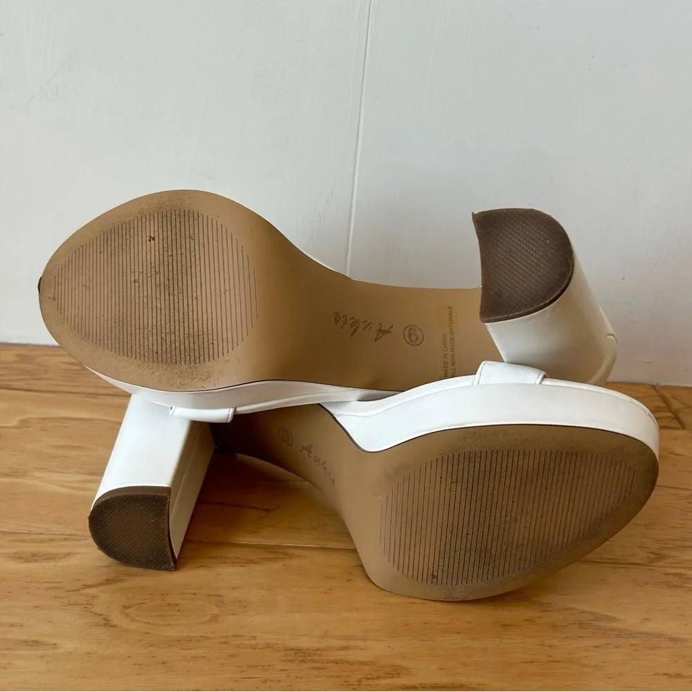aukis white platform
